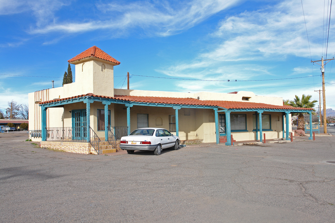 Manzano Grande Apartments in Las Cruces, NM - Building Photo