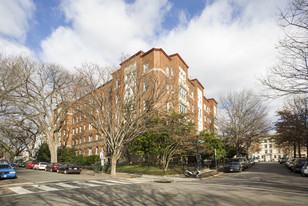 1615 Kenyon St NW in Washington, DC - Foto de edificio - Building Photo