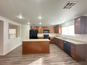 4859 Golden Shimmer Ave in Las Vegas, NV - Building Photo - Building Photo