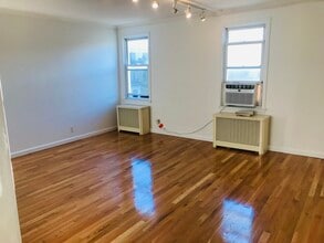 362 E 235th St, Unit Unit #2 in Bronx, NY - Building Photo - Building Photo