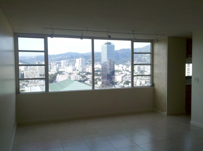 400 Hobron Ln, Unit 2504 in Honolulu, HI - Building Photo - Building Photo
