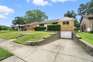 2295 Deblin Dr in Cincinnati, OH - Building Photo