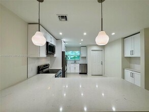 2230 Spanish Trail in Delray Beach, FL - Foto de edificio - Building Photo