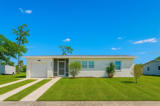 22011 Catherine Ave in Port Charlotte, FL - Building Photo - Building Photo