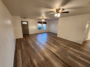 1385 TX-332 Loop in Liberty Hill, TX - Building Photo - Building Photo