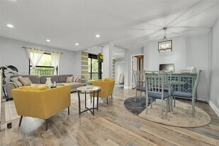 2676 Carambola Cir N, Unit 1760 in Coconut Creek, FL - Building Photo