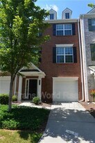 5228 Wellsley Bend in Alpharetta, GA - Building Photo