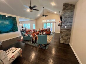 108 Naturesview Ct in Terre Haute, IN - Building Photo - Building Photo