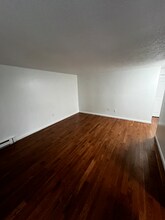 142 Burgundy Hill Ln in Middletown, CT - Building Photo - Building Photo