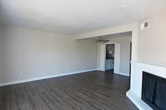Shenandoah Apartments in Richardson, TX - Foto de edificio - Building Photo