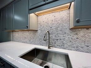 521 E University Dr in Rochester, MI - Building Photo - Building Photo