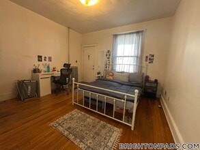 17 Cummings Rd, Unit 3 in Boston, MA - Foto de edificio - Building Photo