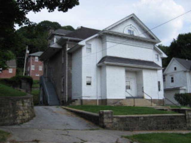 209 Monroe St in Bluefield, WV - Foto de edificio