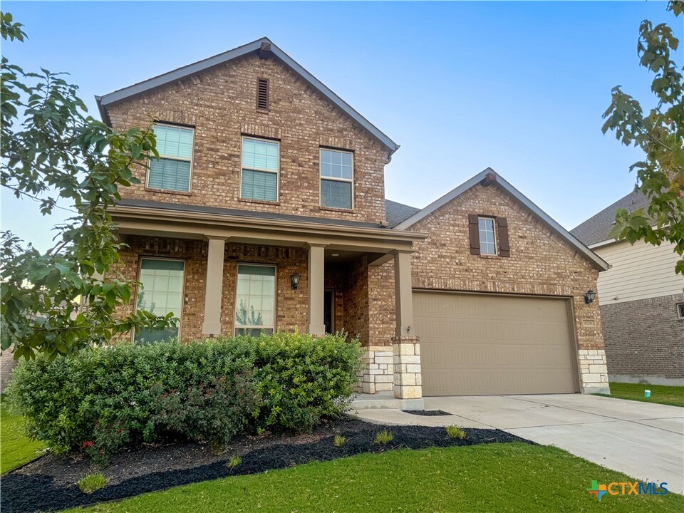 6728 Leonardo Dr in Round Rock, TX - Foto de edificio