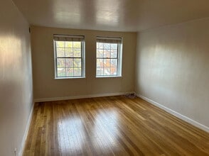 3024 S Buchanan St, Unit B2 in Arlington, VA - Foto de edificio - Building Photo