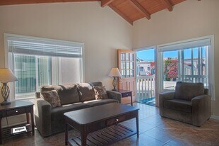 108 28th St in Newport Beach, CA - Building Photo