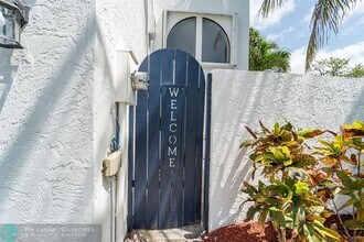 2135 NW 10th St in Delray Beach, FL - Foto de edificio - Building Photo