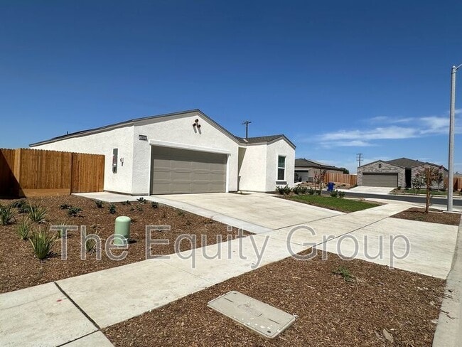 2502 Cambridge Ct in Hanford, CA - Building Photo - Building Photo
