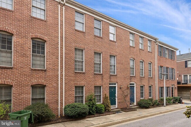 13 W Churchill St, Unit 303 in Baltimore, MD - Building Photo - Building Photo