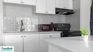 305 Dr. M.L.K. Jr St S in St. Petersburg, FL - Building Photo - Building Photo