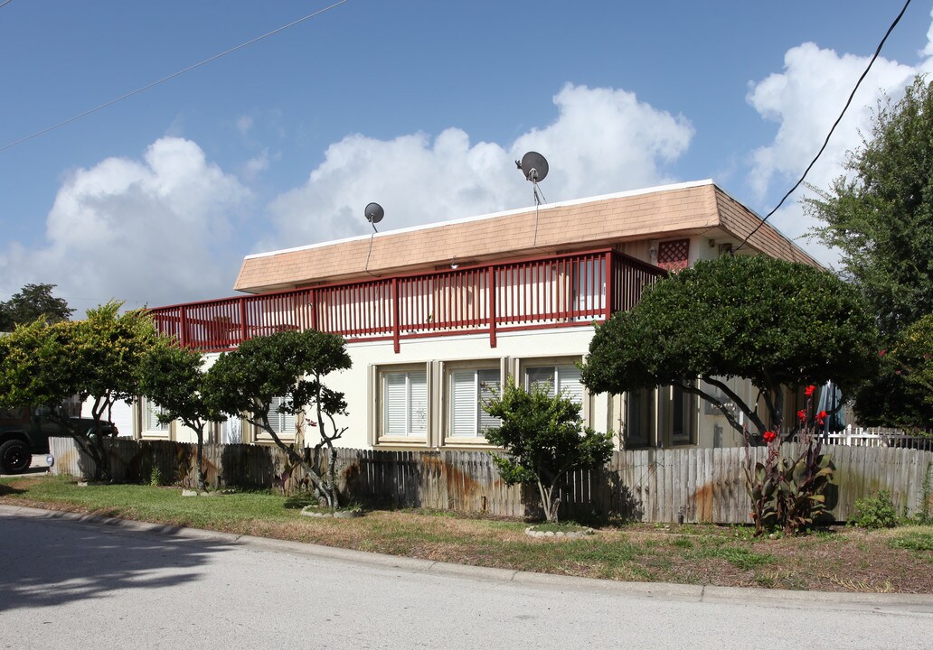 402 8th Ave S in Jacksonville Beach, FL - Foto de edificio