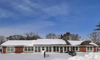 44 Trent Ct in Ridge, NY - Building Photo