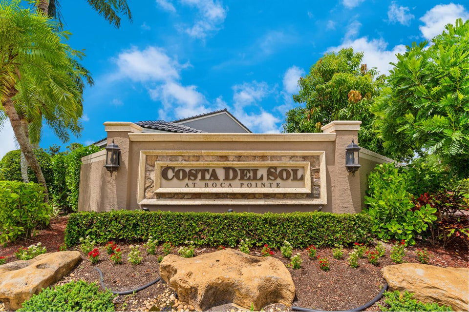 23330 Torre Cir in Boca Raton, FL - Building Photo