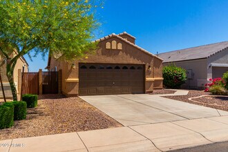 36532 W Barcelona Ln in Maricopa, AZ - Foto de edificio - Building Photo