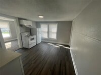 1403 Collier St photo'