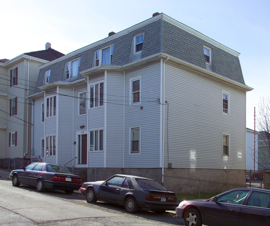 217-219 Mulberry St in Fall River, MA - Building Photo