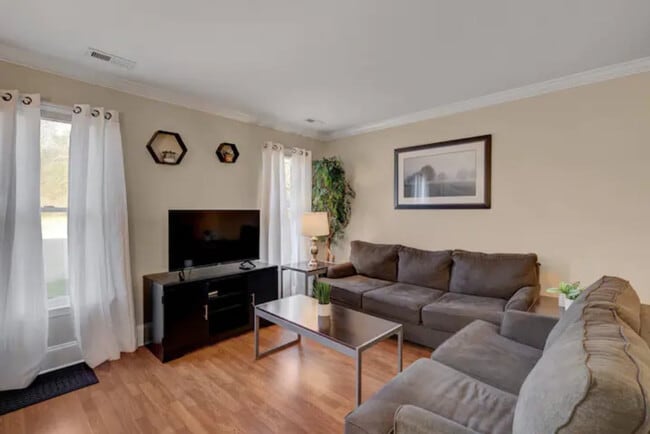 2201 1/2 Summit Street-SI ID1388443P