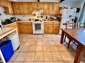 10 5th St, Unit #1 in Cambridge, MA - Building Photo