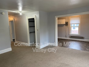 205 3rd Ave SE in Valley City, ND - Building Photo - Building Photo