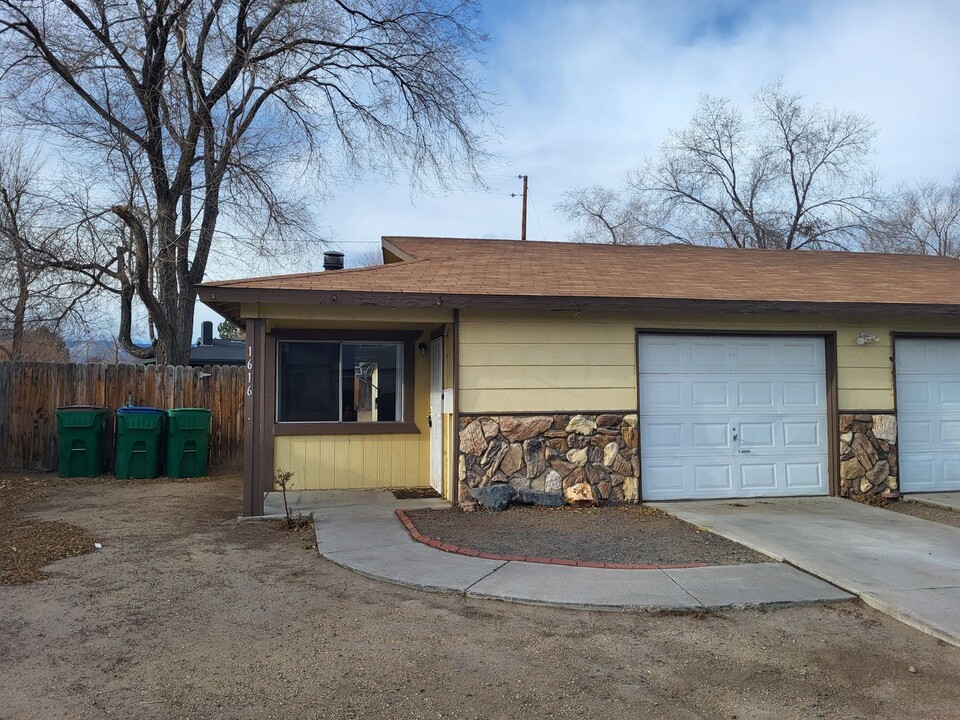 1616 Brown St in Carson City, NV - Foto de edificio