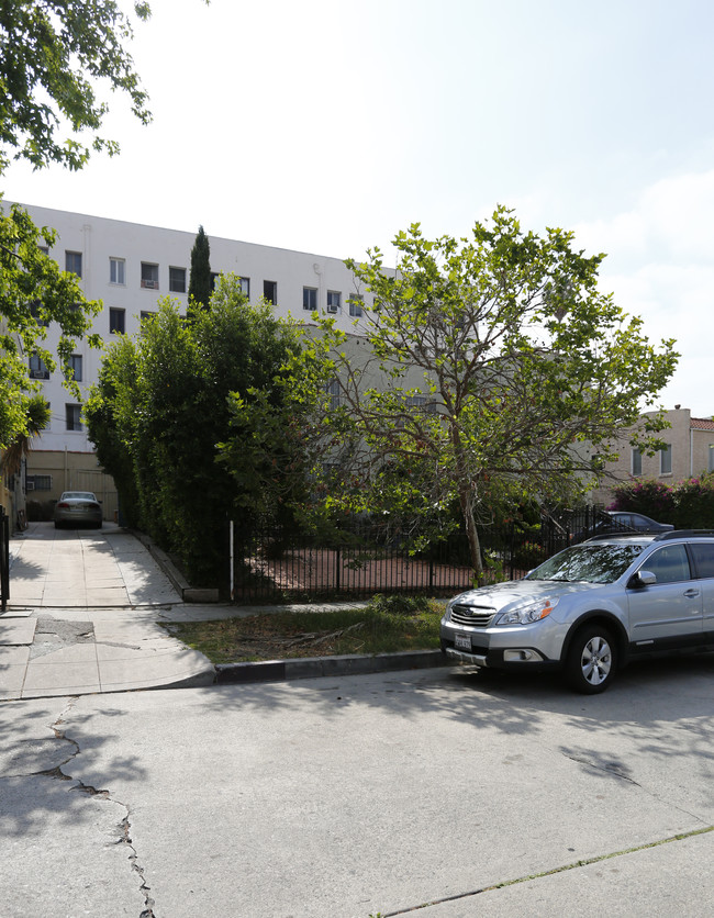 710 S Gramercy Pl in Los Angeles, CA - Building Photo - Building Photo