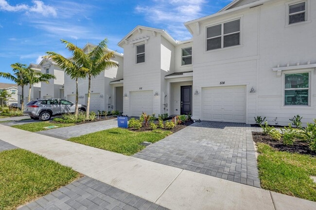512 Rivergrass St in Port St. Lucie, FL - Building Photo - Building Photo