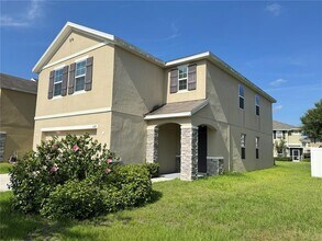 2327 Ashberry Ridge Dr in Plant City, FL - Building Photo - Building Photo