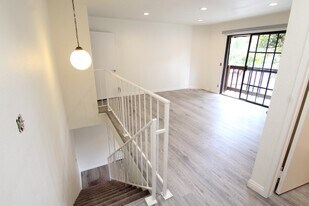 4721 Kester Ave, Unit 3 in Los Angeles, CA - Building Photo