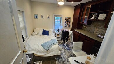 44 Greycliff Rd, Unit #2 in Boston, MA - Building Photo - Building Photo