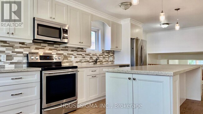 57 Bushford St in Clarington, ON - Building Photo - Building Photo
