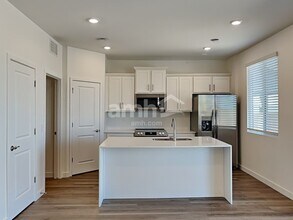 6294 W Calle Bilboa in Tucson, AZ - Foto de edificio - Building Photo