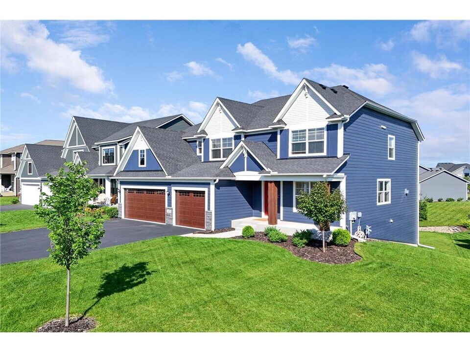 10675 40th St N in Lake Elmo, MN - Building Photo