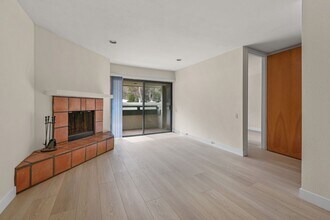 917 Torrance St in San Diego, CA - Building Photo - Building Photo