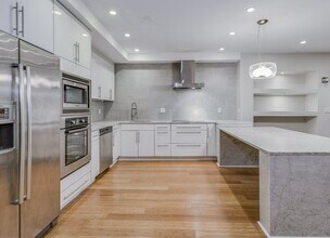 329 Columbus Ave, Unit 327-11 in Boston, MA - Foto de edificio - Building Photo