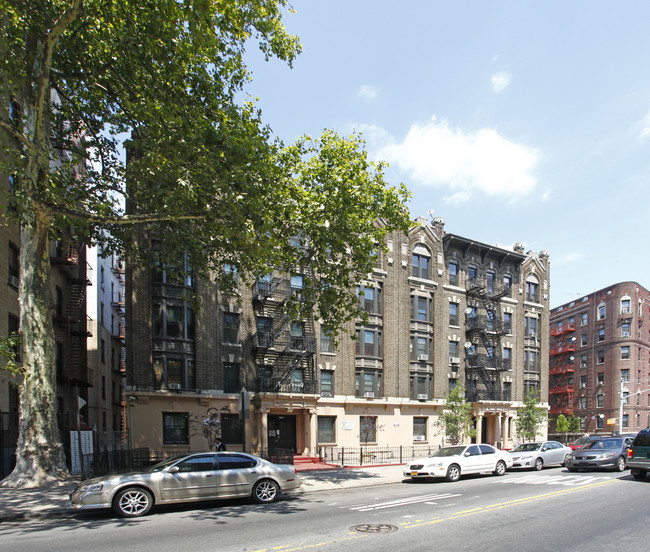 Russell Court / Waldo Court in Brooklyn, NY - Building Photo - Building Photo