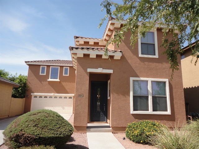 property at 3282 E Oakland St