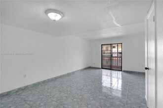 2261 W 53rd St in Hialeah, FL - Building Photo - Building Photo
