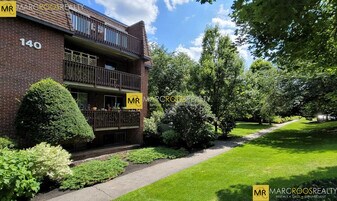 140 Kenrick St, Unit 4 in Boston, MA - Building Photo