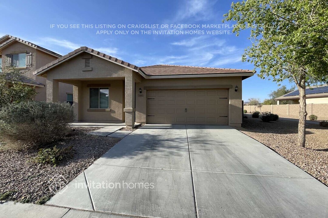 24446 W Sheraton Ln in Buckeye, AZ - Foto de edificio