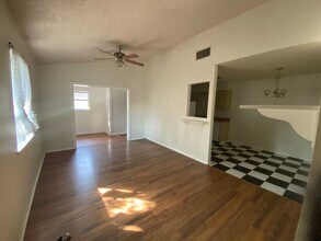 5302 Avenue G-Unit -Unit A in Austin, TX - Foto de edificio - Building Photo